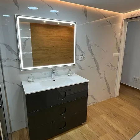 Loft Con Jacuzzi Apartmán *