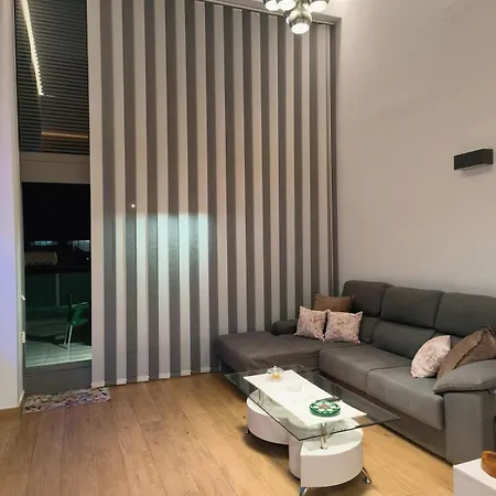 Loft Con Jacuzzi Apartmán *