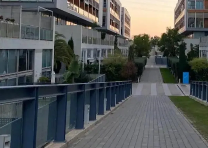 Loft Con Jacuzzi Y Piscina Lägenhet